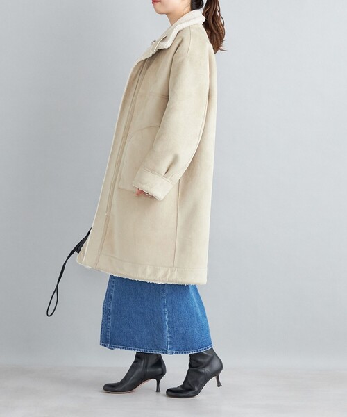 SHIPS（シップス）の「フェイクムートン リバーシブル スタンドカラー ミディコート◆（ムートンコート・レディース・オフホワイト/キャメル・38/36）」の13枚目の写真