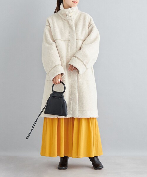 SHIPS（シップス）の「フェイクムートン リバーシブル スタンドカラー ミディコート◆（ムートンコート・レディース・オフホワイト/キャメル・38/36）」の22枚目の写真