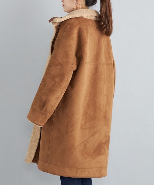 SHIPS（シップス）の「フェイクムートン リバーシブル スタンドカラー ミディコート◆（ムートンコート・レディース・オフホワイト/キャメル・38/36）」の17枚目の写真