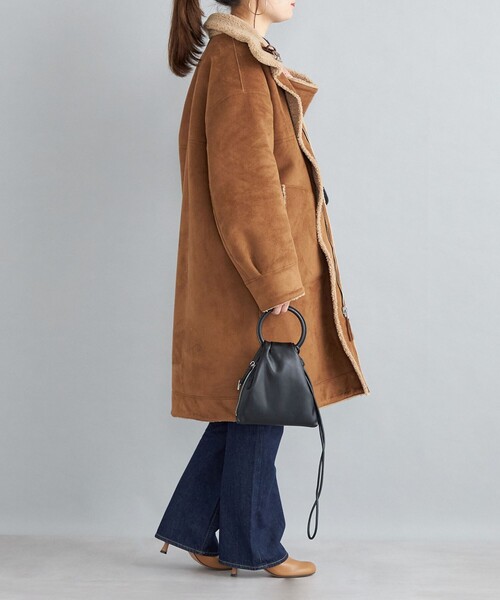 SHIPS（シップス）の「フェイクムートン リバーシブル スタンドカラー ミディコート◆（ムートンコート・レディース・オフホワイト/キャメル・38/36）」の10枚目の写真