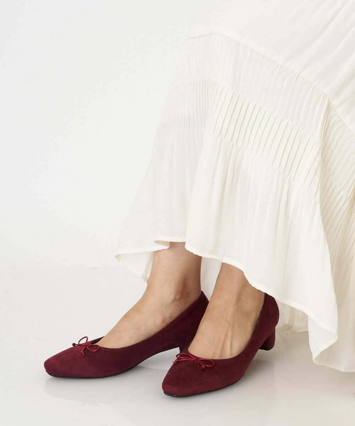 a.v.v（アーヴェヴェ）の「チャンキーヒールリボンバレエパンプス（パンプス・レディース・ベージュ/ブラック/ボルドー・24.5/22.5/23.5）」の4枚目の写真