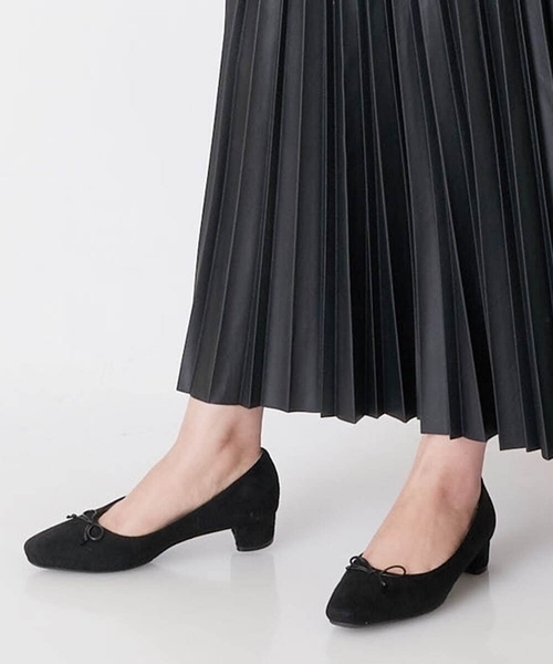 a.v.v（アーヴェヴェ）の「チャンキーヒールリボンバレエパンプス（パンプス・レディース・ベージュ/ブラック/ボルドー・24.5/22.5/23.5）」の14枚目の写真