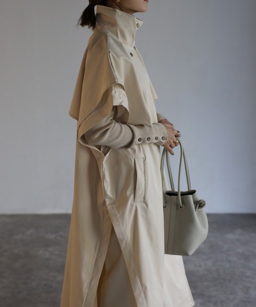 Bonjour Sagan（ボンジュールサガン）の「ハイネックトレンチベスト（ポンチョ・レディース・ブラック/ベージュ/キナリ・FREE）」の6枚目の写真