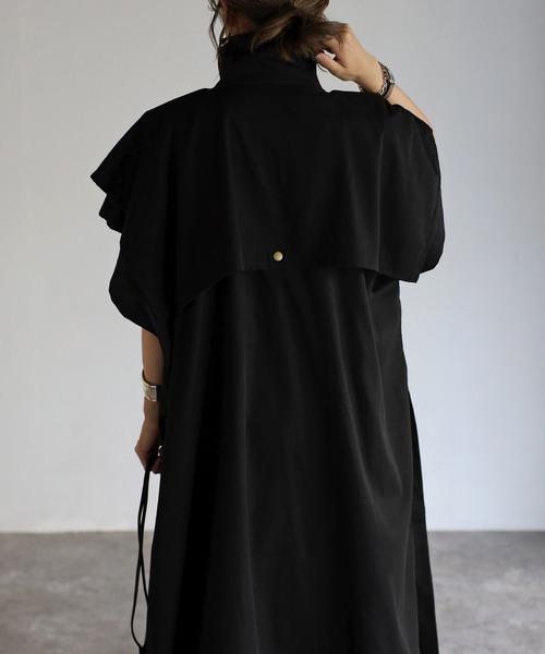 Bonjour Sagan（ボンジュールサガン）の「ハイネックトレンチベスト（ポンチョ・レディース・ブラック/ベージュ/キナリ・FREE）」の18枚目の写真