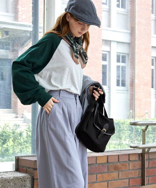 MONO-MART LADY'S(モノマートレディース)の「パイピングキャンバスポストマンショルダーバッグ(ショルダーバッグ・レディース・ブラック/ベージュ・FREE)」の7枚目の写真