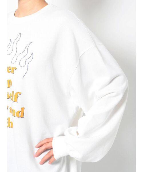 jouetie（ジュエティ）の「ファイヤーグラフィックルーズプルオーバー（Tシャツ/カットソー・レディース・ブラック/オフホワイト/パープル・MEDIUM）」の8枚目の写真