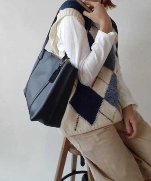 thank U more(サンキューモア)の「レザー 横長トート ショルダーバッグ(ショルダーバッグ・レディース・ベージュ/ブラウン/アイボリー/ブラック・FREE)」の10枚目の写真