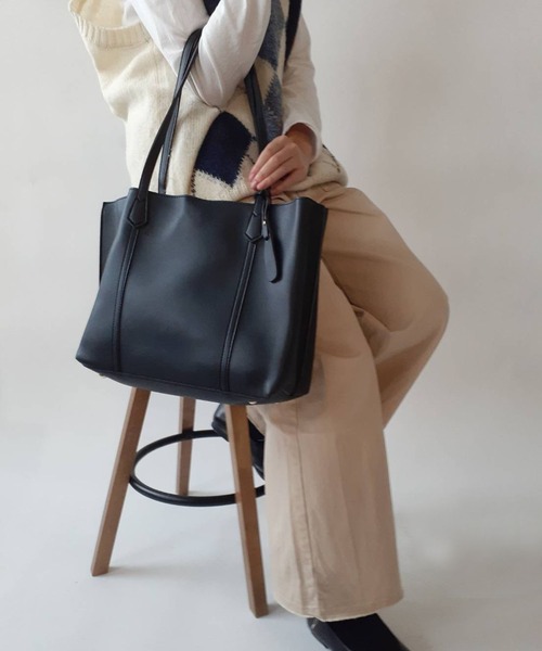 thank U more(サンキューモア)の「レザー 横長トート ショルダーバッグ(ショルダーバッグ・レディース・ベージュ/ブラウン/アイボリー/ブラック・FREE)」の11枚目の写真