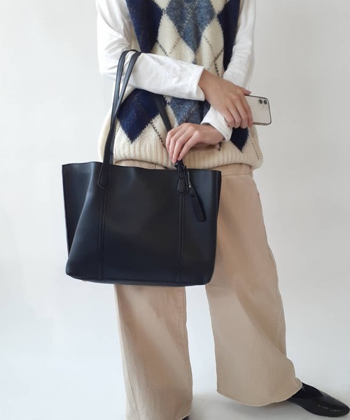 thank U more(サンキューモア)の「レザー 横長トート ショルダーバッグ(ショルダーバッグ・レディース・ベージュ/ブラウン/アイボリー/ブラック・FREE)」の12枚目の写真