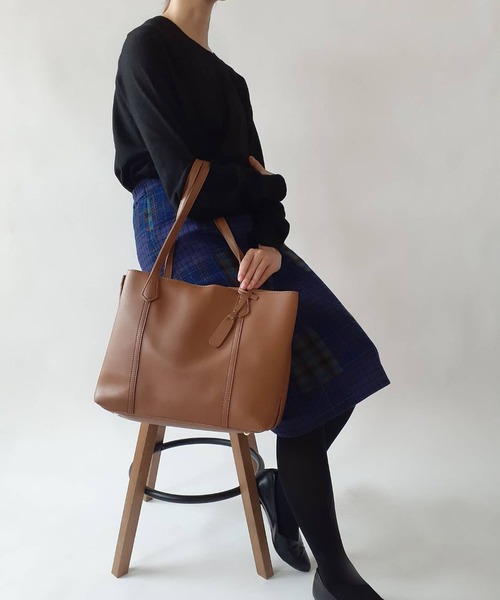 thank U more(サンキューモア)の「レザー 横長トート ショルダーバッグ(ショルダーバッグ・レディース・ベージュ/ブラウン/アイボリー/ブラック・FREE)」の16枚目の写真