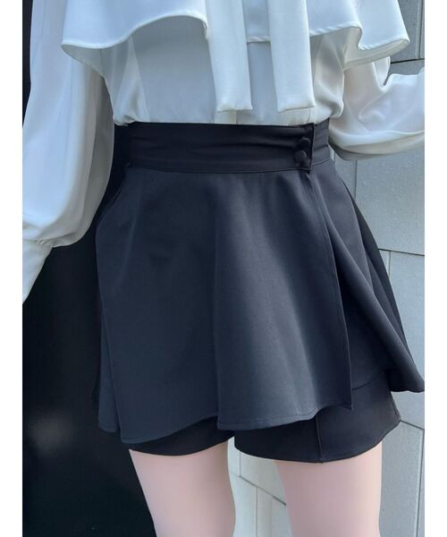 EATME（イートミー）の「2WAYペプラムショートパンツ（その他パンツ・レディース・その他1/ベージュ/ブラック・SMALL/MEDIUM）」の5枚目の写真