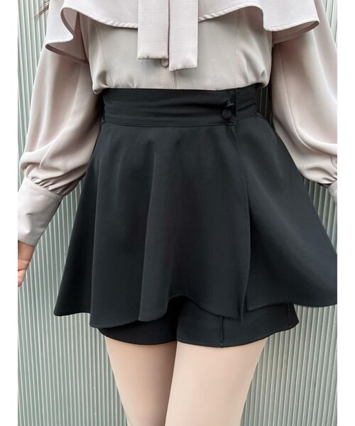 EATME（イートミー）の「2WAYペプラムショートパンツ（その他パンツ・レディース・その他1/ベージュ/ブラック・SMALL/MEDIUM）」の9枚目の写真