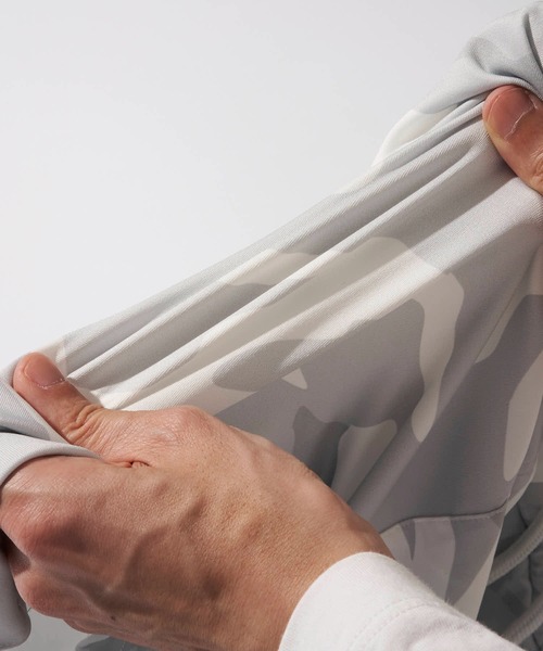 1piu1uguale3 RELAX（ウノピュウノウグァーレトレリラックス）の「【1PIU1UGUALE3 RELAX】ALOHA PAISLEY HOODIE / CAMO LOGO HOODIE / ラッシュガードパーカー（ラッシュガード・メンズ・ブラック/ホワイト系1/ホワイト系2/ネイビー・MEDIUM/LARGE/X-LARGE）」の19枚目の写真