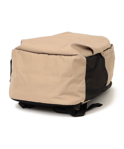 ARCH & LINE(アーチアンドライン)の「ARCH&LINE:エッグ バッグ メガ 30L(バックパック/リュック・キッズ・チャコールグレー/ブラック/カーキ・ONE SIZE)」の11枚目の写真