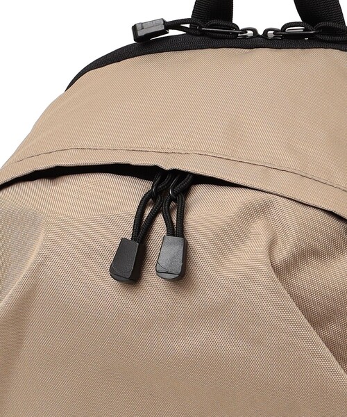 ARCH & LINE(アーチアンドライン)の「ARCH&LINE:エッグ バッグ メガ 30L(バックパック/リュック・キッズ・チャコールグレー/ブラック/カーキ・ONE SIZE)」の10枚目の写真