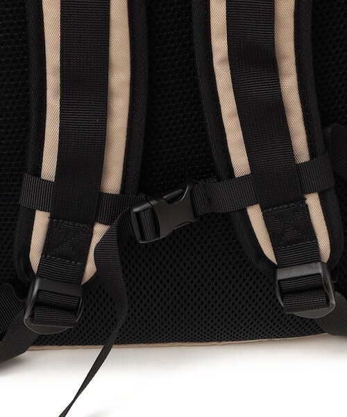 ARCH & LINE(アーチアンドライン)の「ARCH&LINE:エッグ バッグ メガ 30L(バックパック/リュック・キッズ・チャコールグレー/ブラック/カーキ・ONE SIZE)」の9枚目の写真