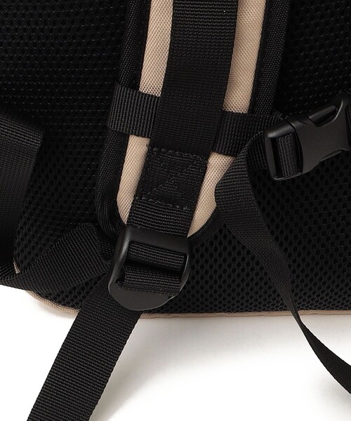 ARCH & LINE(アーチアンドライン)の「ARCH&LINE:エッグ バッグ メガ 30L(バックパック/リュック・キッズ・チャコールグレー/ブラック/カーキ・ONE SIZE)」の8枚目の写真