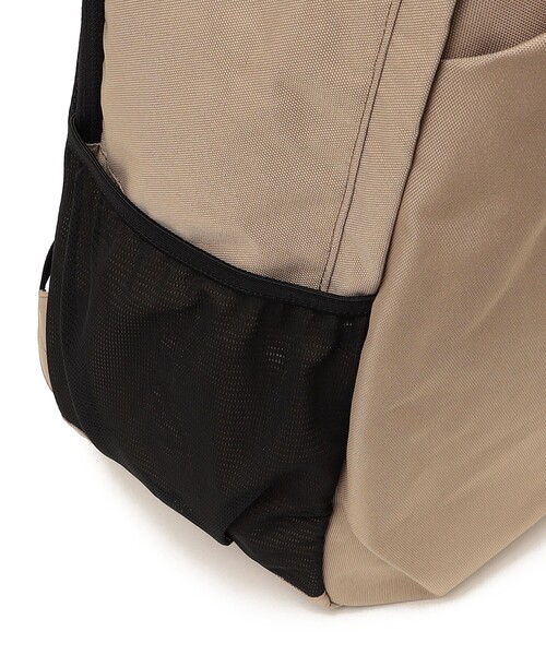 ARCH & LINE(アーチアンドライン)の「ARCH&LINE:エッグ バッグ メガ 30L(バックパック/リュック・キッズ・チャコールグレー/ブラック/カーキ・ONE SIZE)」の7枚目の写真