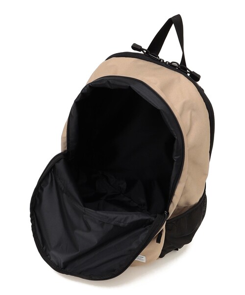 ARCH & LINE(アーチアンドライン)の「ARCH&LINE:エッグ バッグ メガ 30L(バックパック/リュック・キッズ・チャコールグレー/ブラック/カーキ・ONE SIZE)」の6枚目の写真
