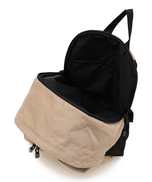 ARCH & LINE(アーチアンドライン)の「ARCH&LINE:エッグ バッグ メガ 30L(バックパック/リュック・キッズ・チャコールグレー/ブラック/カーキ・ONE SIZE)」の5枚目の写真
