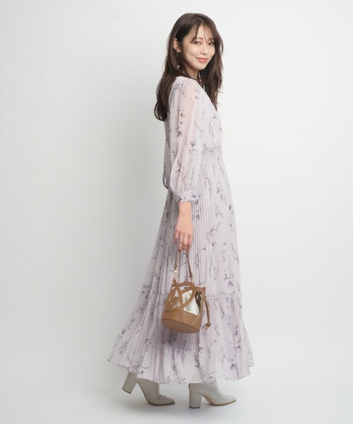 JUSGLITTY（ジャスグリッティー）の「シアーフラワープリント
