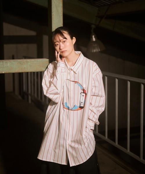 0658（ゼロロクゴーハチ）の「0658/ゼロロクゴーハチ/Scorch paper over size shirt（シャツ/ブラウス・レディース・レッド/ブルー・F）」の17枚目の写真