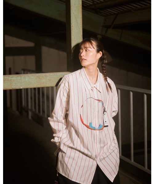 0658（ゼロロクゴーハチ）の「0658/ゼロロクゴーハチ/Scorch paper over size shirt（シャツ/ブラウス・レディース・レッド/ブルー・F）」の9枚目の写真