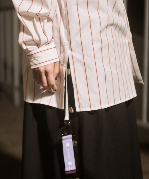 0658（ゼロロクゴーハチ）の「0658/ゼロロクゴーハチ/Scorch paper over size shirt（シャツ/ブラウス・レディース・レッド/ブルー・F）」の3枚目の写真