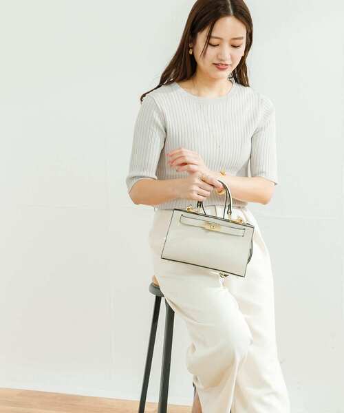 URBAN RESEARCH（アーバンリサーチ）の「コンパクトリブ5分袖ニット（ニット/セーター・レディース・ベージュ系その他/ブルー/ネイビー/その他1・FREE）」の21枚目の写真