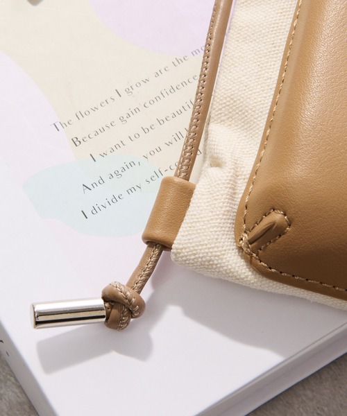 cache cache(カシュ カシュ)の「cachecache(カシュカシュ)スマホ雑材ミニショルダー(ショルダーバッグ・レディース・ブラック/ベージュ/グリーン・FREE)」の16枚目の写真