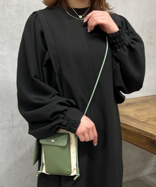 cache cache(カシュ カシュ)の「cachecache(カシュカシュ)スマホ雑材ミニショルダー(ショルダーバッグ・レディース・ブラック/ベージュ/グリーン・FREE)」の12枚目の写真