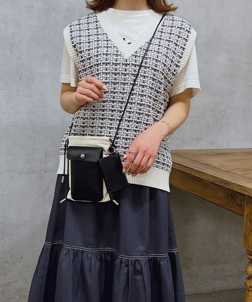 cache cache(カシュ カシュ)の「cachecache(カシュカシュ)スマホ雑材ミニショルダー(ショルダーバッグ・レディース・ブラック/ベージュ/グリーン・FREE)」の7枚目の写真