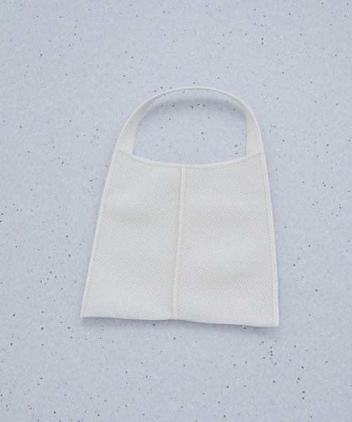 ADAM ET ROPE'（アダムエロペ）の「【A4対応】メッシュワンハンドルバッグ（ハンドバッグ・レディース・オレンジ/ホワイト/ブラック・FREE）」の6枚目の写真