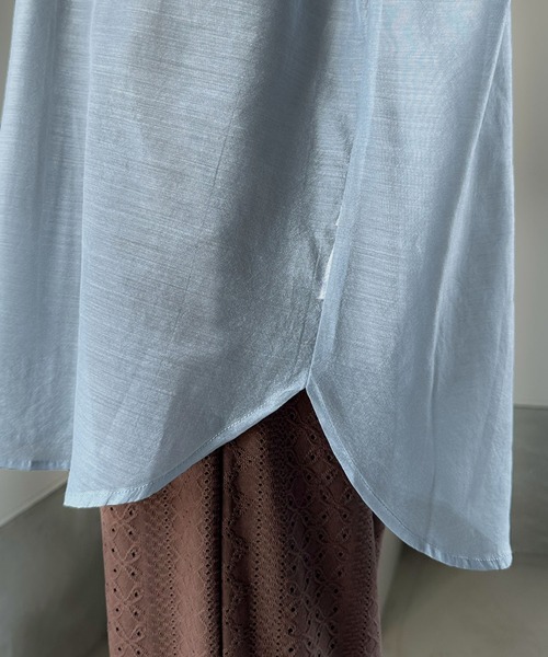 classicalelf（クラシカルエルフ）の「大人のフェミニン。シアーバンドカラー オーバーサイズ ビッグシャツ（シャツ/ブラウス・レディース・グレイッシュベージュ/ライトカーキ/ホワイト/ブラウン/ブラック/ブルー・X-LARGE/LARGE/SMALL/MEDIUM）」の7枚目の写真