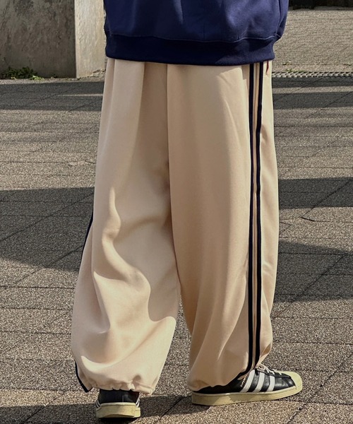 kutir（クティール）の「裾絞りサイドライントラックパンツ(セットアップ着用可)（その他パンツ・メンズ・ブラウン/ブラック/アイボリー・SMALL/MEDIUM/LARGE）」の9枚目の写真