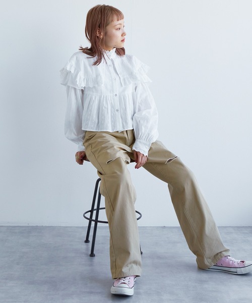 w closet（ダブルクローゼット）の「【サイズ調節できる】ダメージチノパンツ（チノパンツ・レディース・ベージュ・FREE）」の8枚目の写真