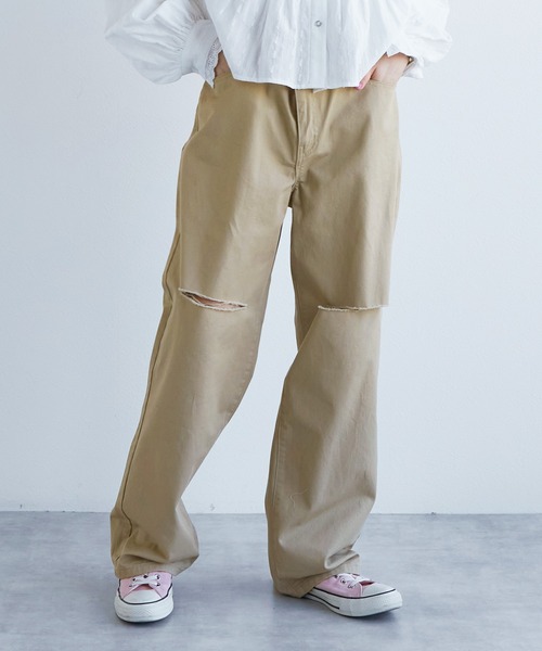 w closet（ダブルクローゼット）の「【サイズ調節できる】ダメージチノパンツ（チノパンツ・レディース・ベージュ・FREE）」の14枚目の写真