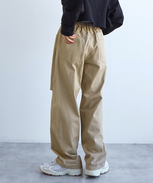 w closet（ダブルクローゼット）の「【サイズ調節できる】ダメージチノパンツ（チノパンツ・レディース・ベージュ・FREE）」の16枚目の写真