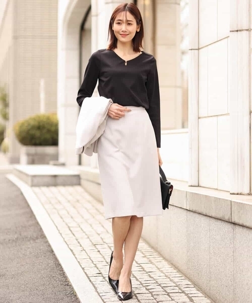 美品★OFF-WHITE オフホワイト タイトスカートロゴプリントミモレ丈 黒 アートプリントジャージスカート/洗える(ひざ丈スカート) | OFUON le