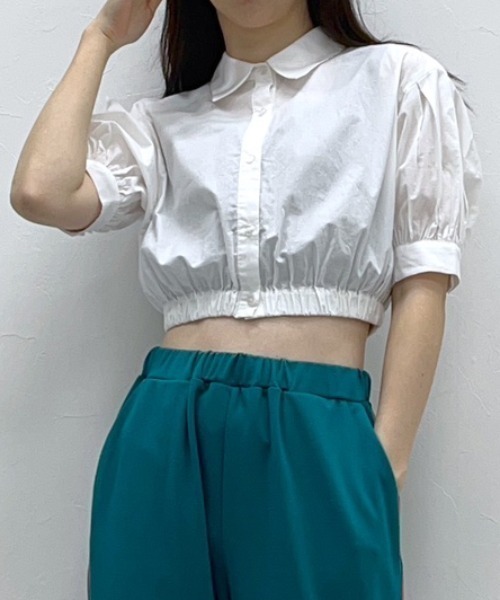 FOREVER 21（フォーエバー トゥエンティーワン）の「裾ゴムショートシャツ（シャツ/ブラウス・レディース・オフホワイト/ブラック/ピンク/ライトグリーン・FREE）」の2枚目の写真