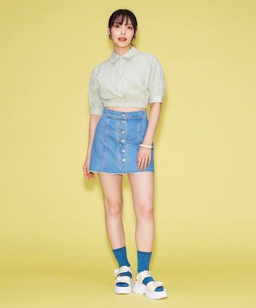 FOREVER 21（フォーエバー トゥエンティーワン）の「裾ゴムショートシャツ（シャツ/ブラウス・レディース・オフホワイト/ブラック/ピンク/ライトグリーン・FREE）」の14枚目の写真