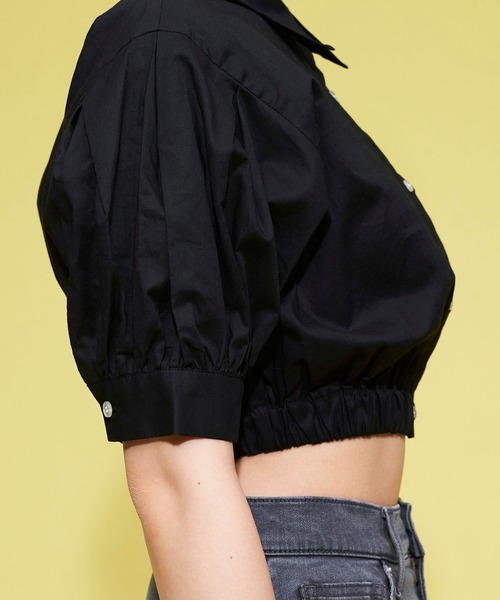 FOREVER 21（フォーエバー トゥエンティーワン）の「裾ゴムショートシャツ（シャツ/ブラウス・レディース・オフホワイト/ブラック/ピンク/ライトグリーン・FREE）」の15枚目の写真