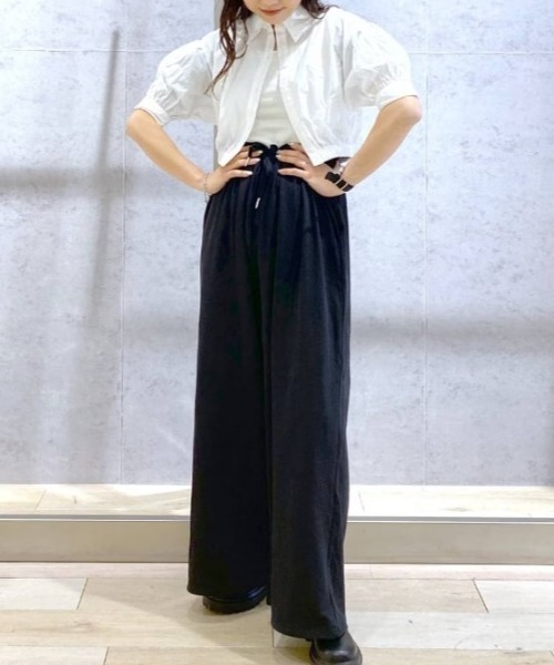 FOREVER 21（フォーエバー トゥエンティーワン）の「裾ゴムショートシャツ（シャツ/ブラウス・レディース・オフホワイト/ブラック/ピンク/ライトグリーン・FREE）」の21枚目の写真