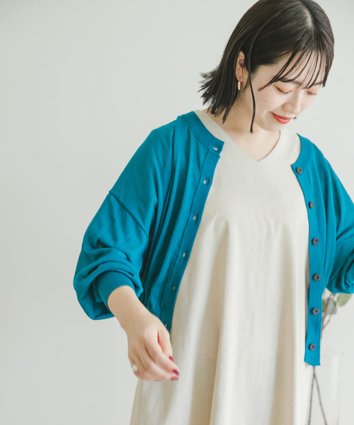 ITEMS URBANRESEARCH（アイテムズ アーバンリサーチ）の「シアークルーネックカーディガン（カーディガン/ボレロ・レディース・グリーン系その他/グレー系その他/ブラック/ブルー系その他・FREE）」の4枚目の写真