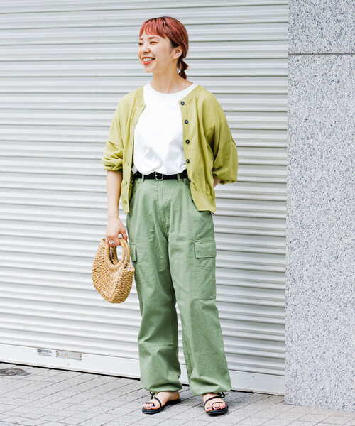 ITEMS URBANRESEARCH（アイテムズ アーバンリサーチ）の「シアークルーネックカーディガン（カーディガン/ボレロ・レディース・グリーン系その他/グレー系その他/ブラック/ブルー系その他・FREE）」の12枚目の写真