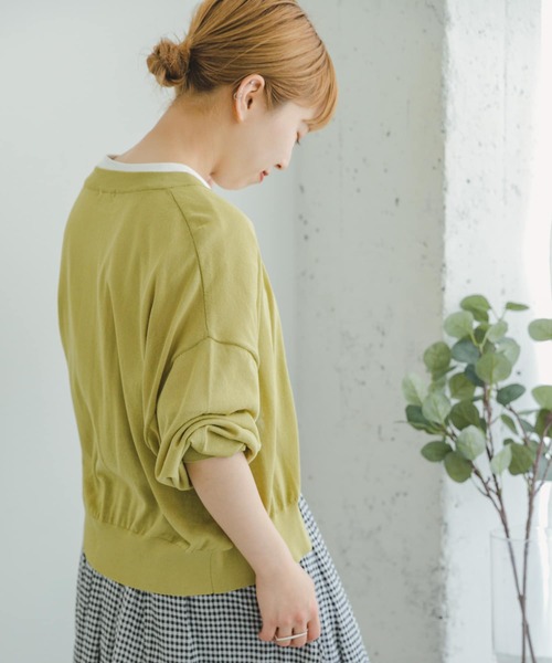 ITEMS URBANRESEARCH（アイテムズ アーバンリサーチ）の「シアークルーネックカーディガン（カーディガン/ボレロ・レディース・グリーン系その他/グレー系その他/ブラック/ブルー系その他・FREE）」の16枚目の写真