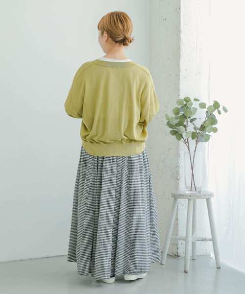 ITEMS URBANRESEARCH（アイテムズ アーバンリサーチ）の「シアークルーネックカーディガン（カーディガン/ボレロ・レディース・グリーン系その他/グレー系その他/ブラック/ブルー系その他・FREE）」の20枚目の写真