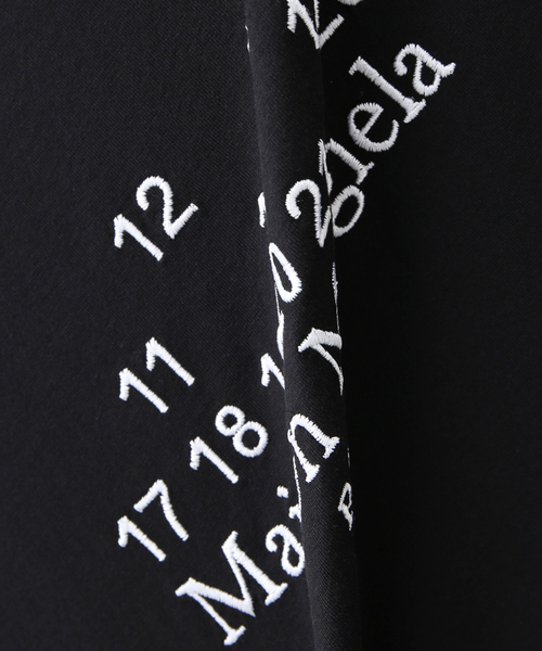 Maison Margiela(メゾンマルジェラ)の「【MAISON MARGIELA / メゾン マルジェラ】Bubble emb logo Tee(Tシャツ/カットソー・メンズ・ブラック/ホワイト・LARGE/X-LARGE)」の17枚目の写真