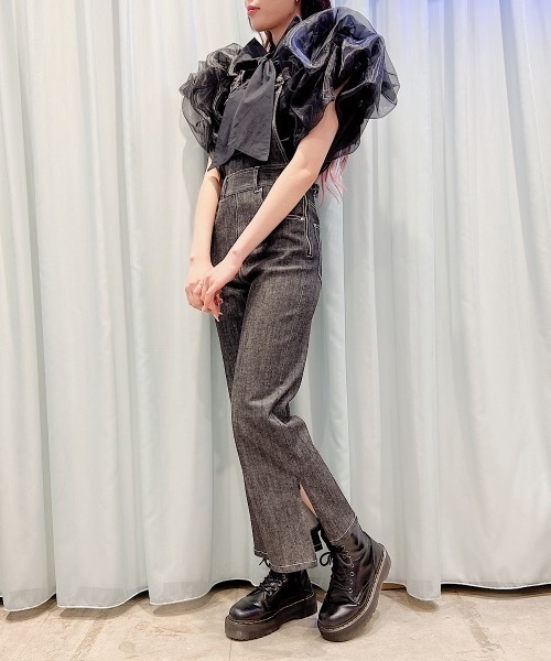 lilLilly(リルリリー)の「フリルデニムサロペット(サロペット/オーバーオール・レディース・ブラック/インディゴブルー・SMALL/MEDIUM)」の12枚目の写真