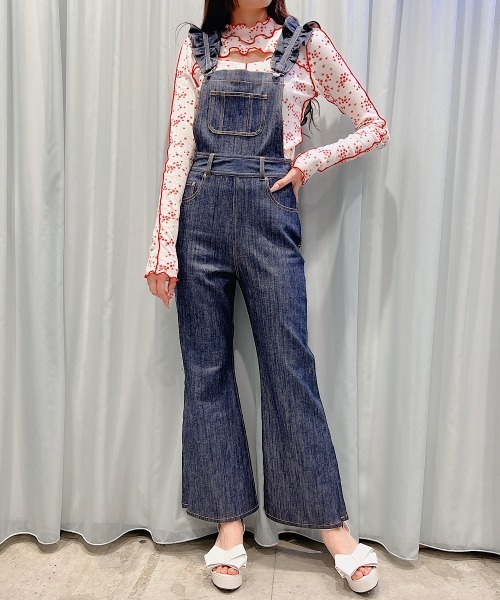 lilLilly(リルリリー)の「フリルデニムサロペット(サロペット/オーバーオール・レディース・ブラック/インディゴブルー・SMALL/MEDIUM)」の3枚目の写真